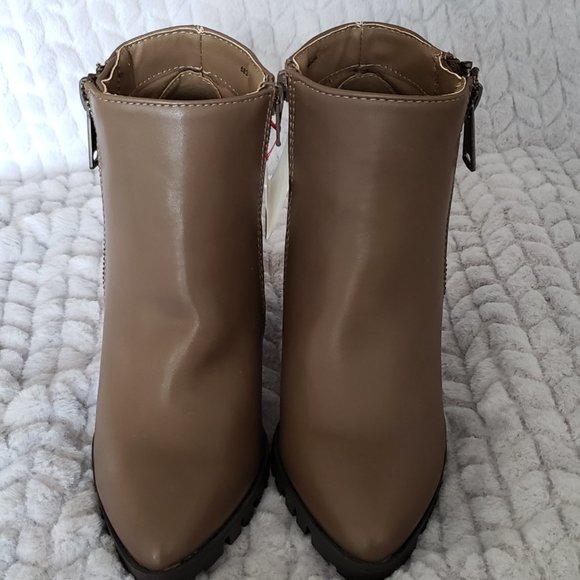 Qupid Brown Boot NWT - Picture 3 of 6